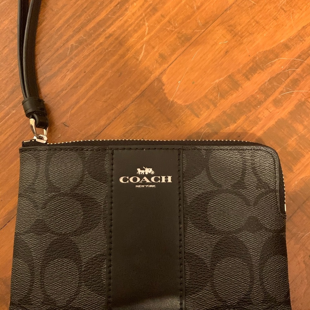 Coach wristlet with original tags